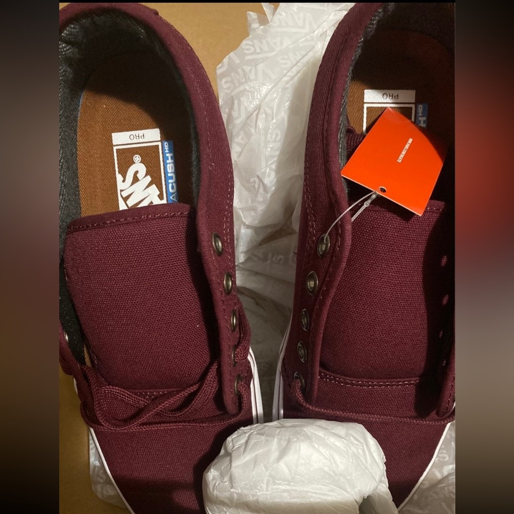Vans - Picture 2 of 6